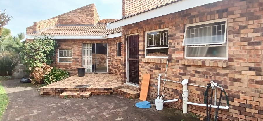 5 Bedroom Property for Sale in La Provance Free State